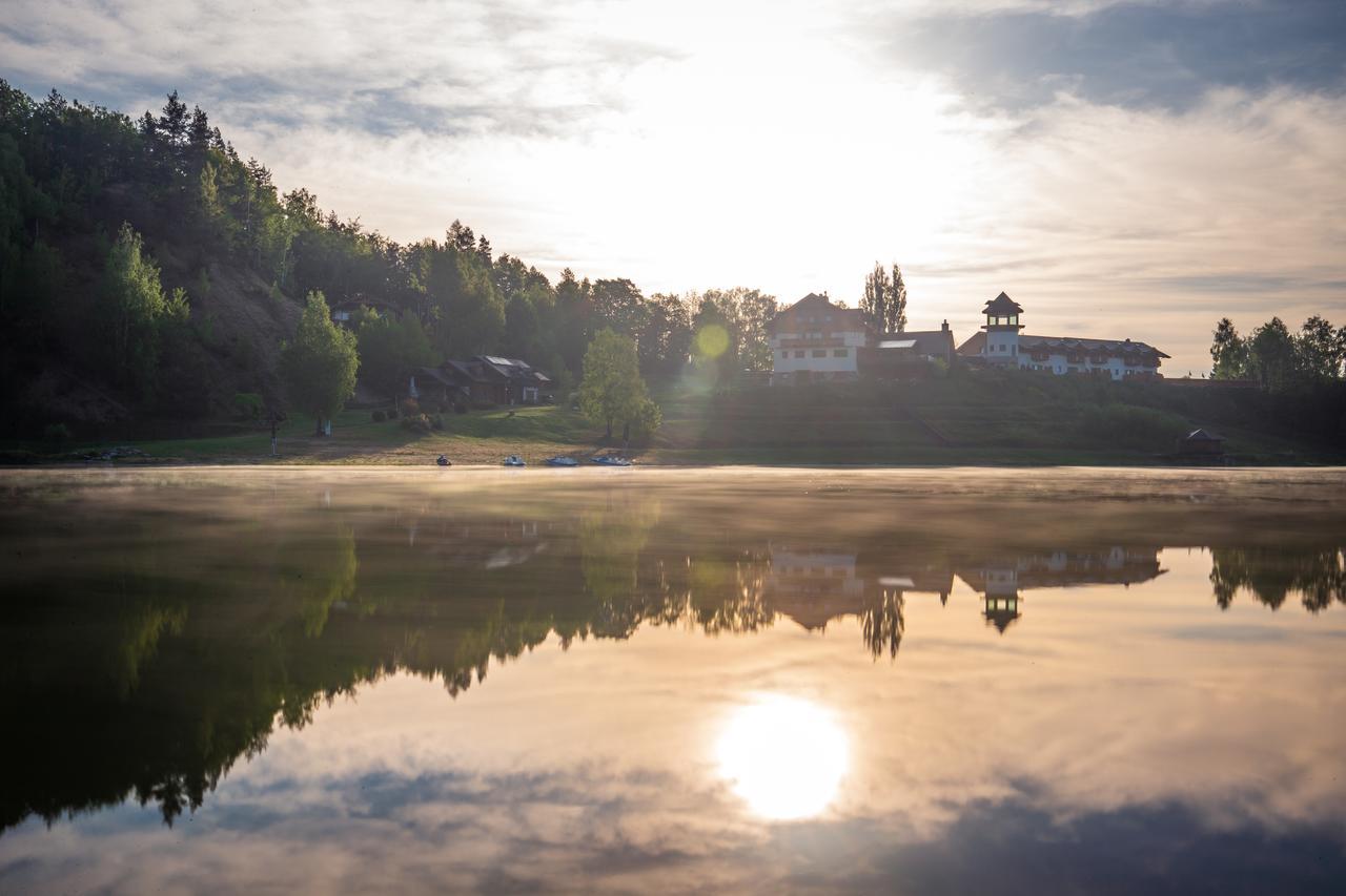 Rezidence U Jezera Hotel Jeseník Buitenkant foto